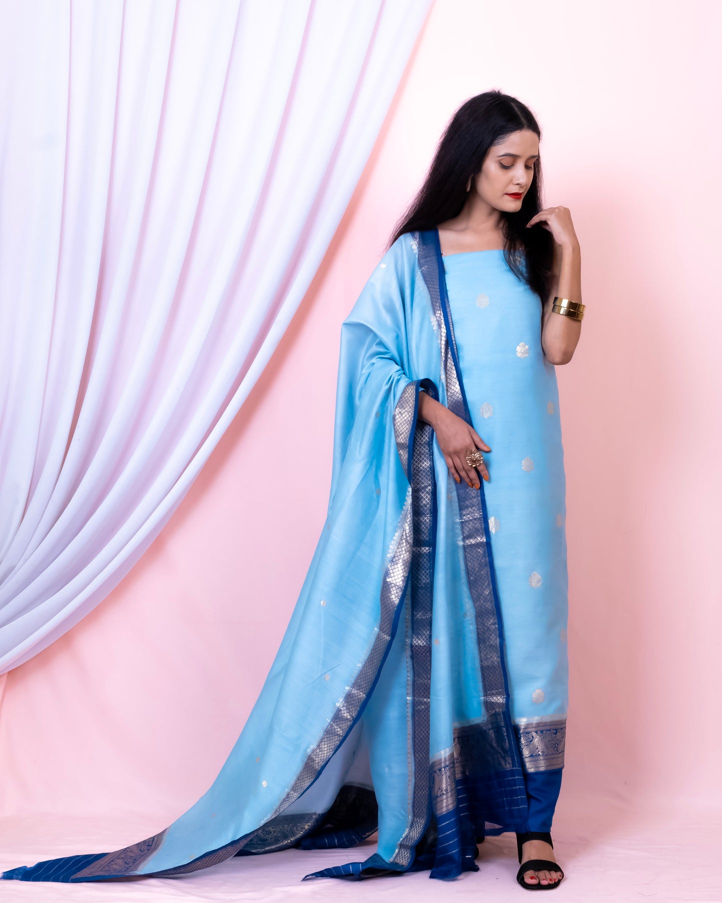 Premium Kadhwa Banarasi Suit (Aalimah)