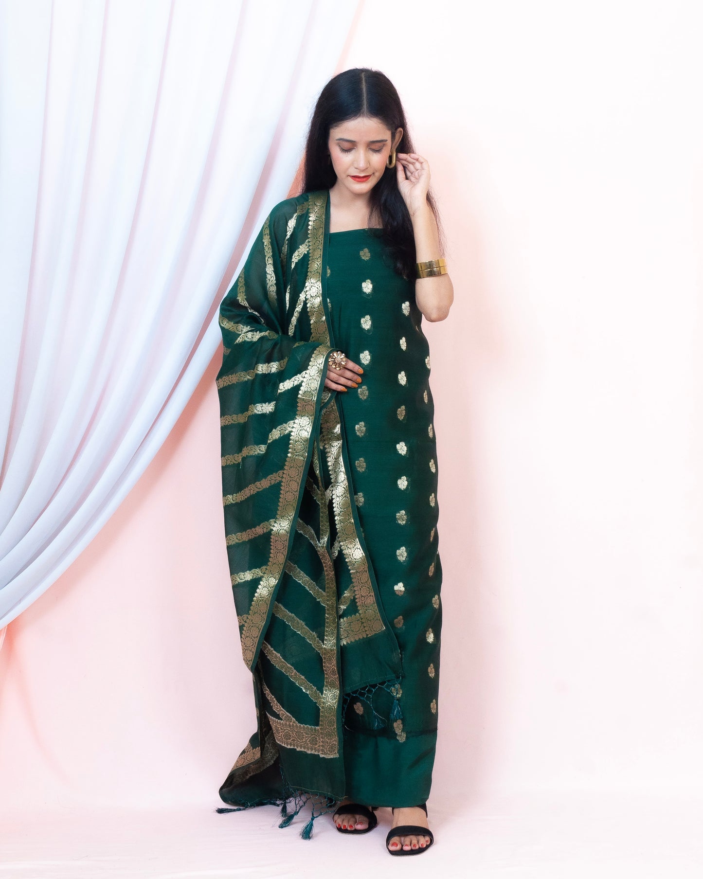 Chiniya Silk Banarasi Suit (Aanisah)