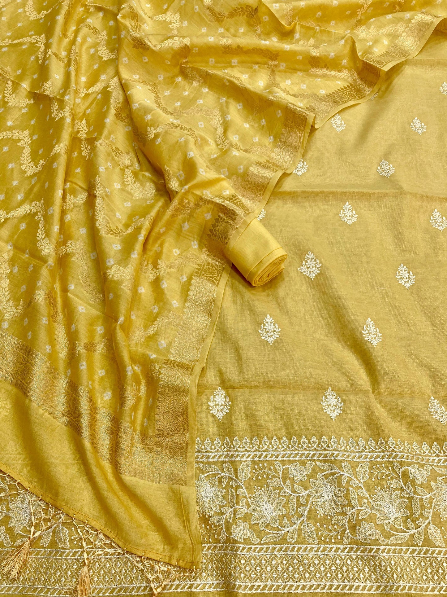 Linen Tissue Silk Embroidery Suit [Asima]