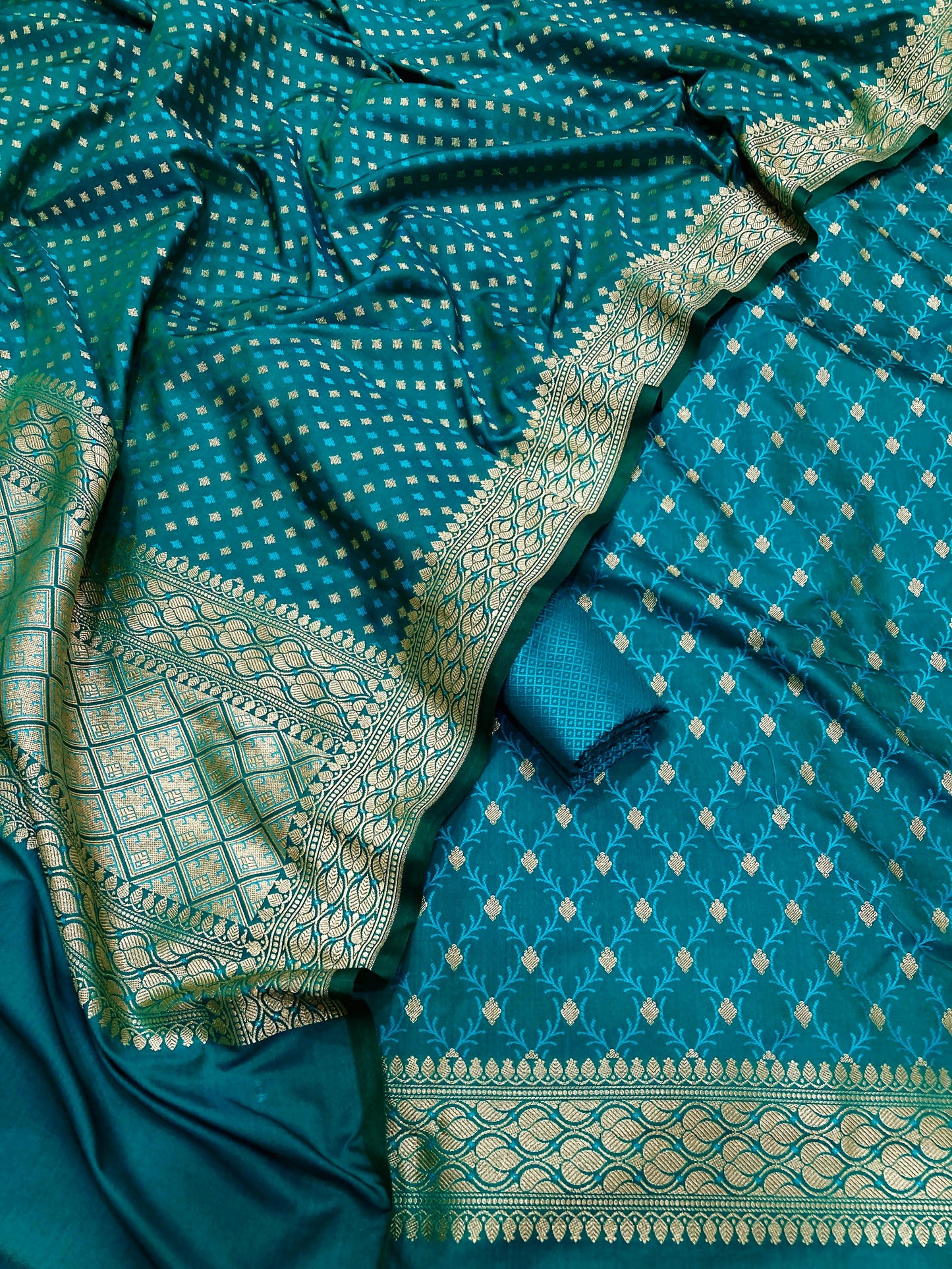 Handloom Silk Banarasi Suit (Aatirah)