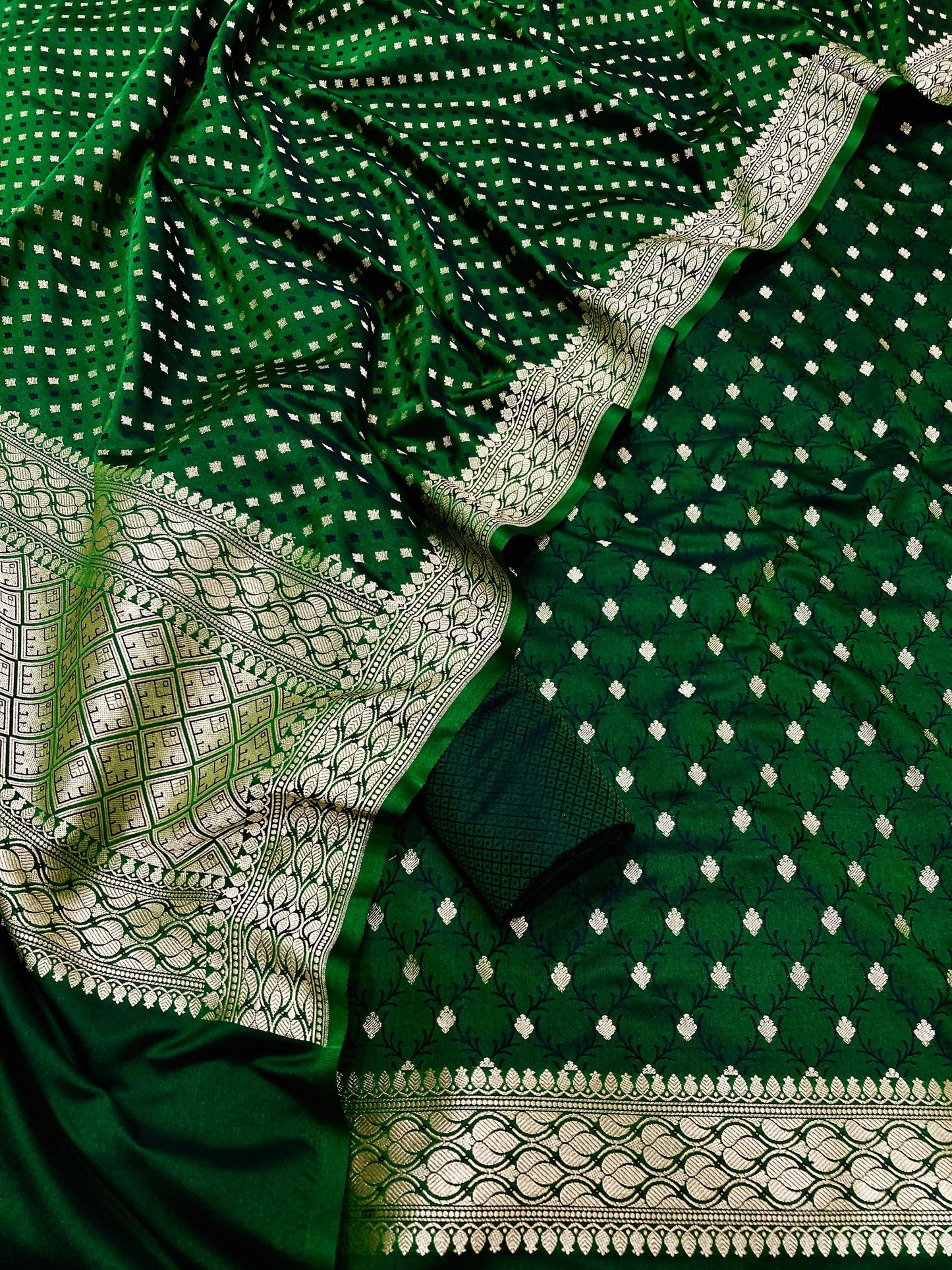 Handloom Silk Banarasi Suit (Aatirah)