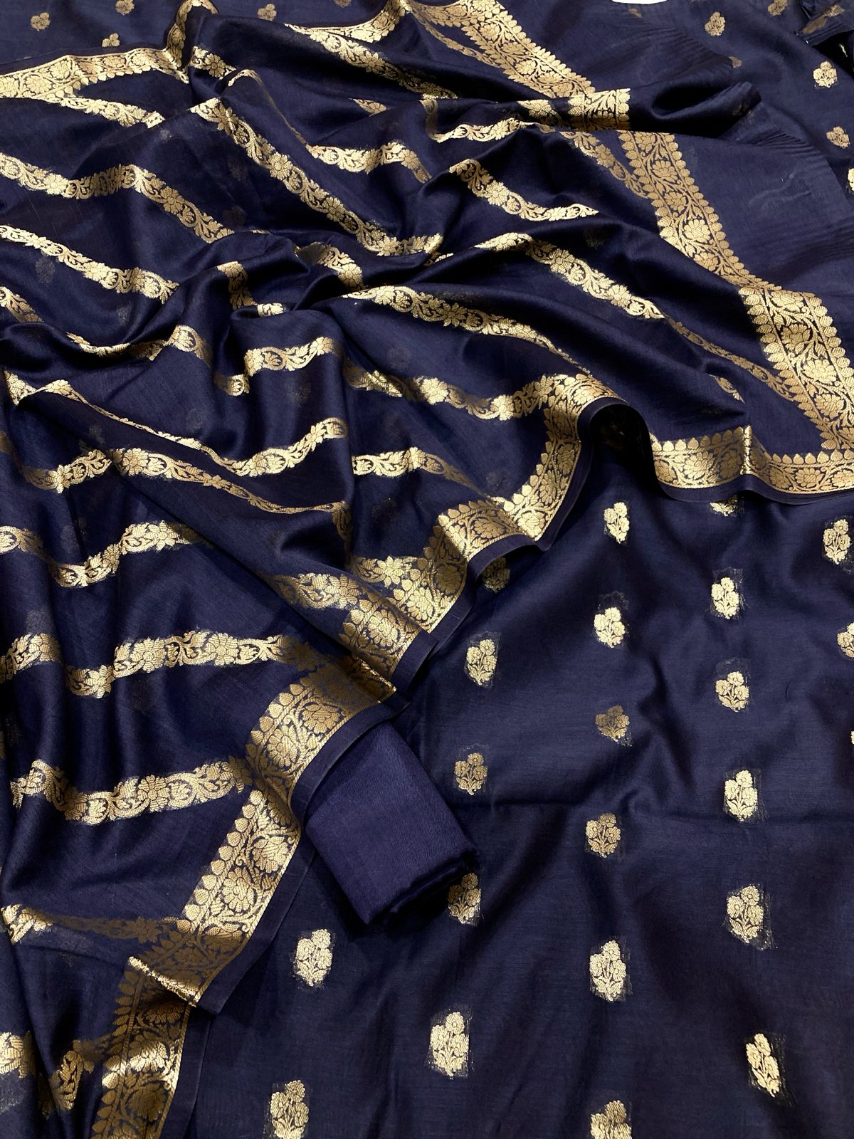 Chiniya Silk Banarasi Suit (Aanisah)