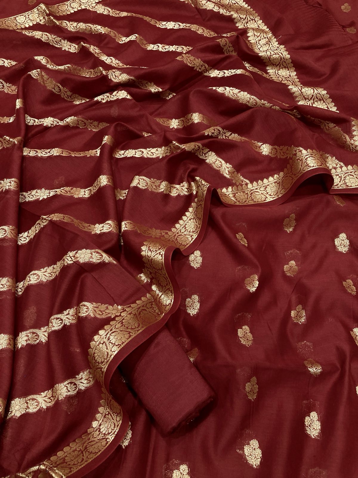 Chiniya Silk Banarasi Suit (Aanisah)